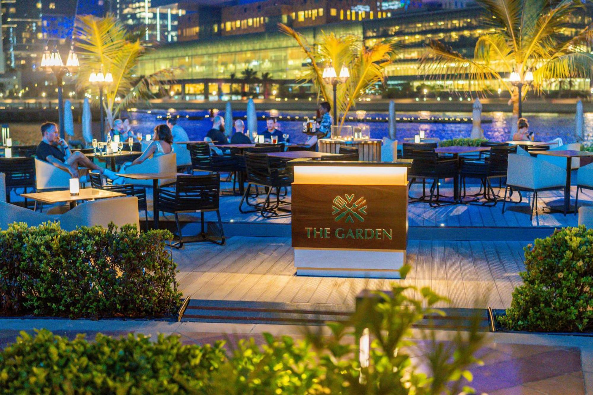 Beach Rotana - Abu Dhabi Esterno foto The Garden