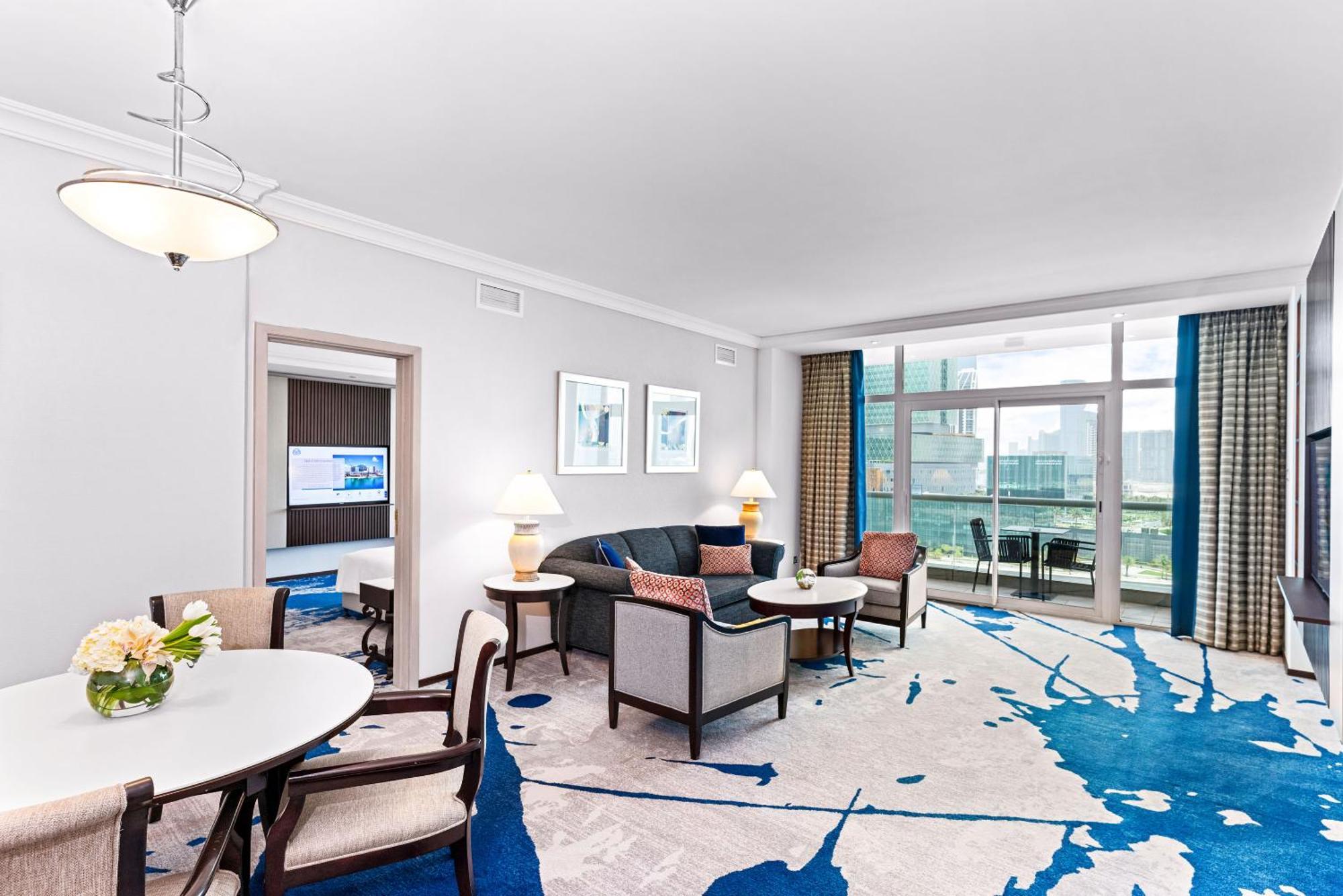 Beach Rotana - Abu Dhabi Esterno foto A suite at the Atlantis Paradise Island