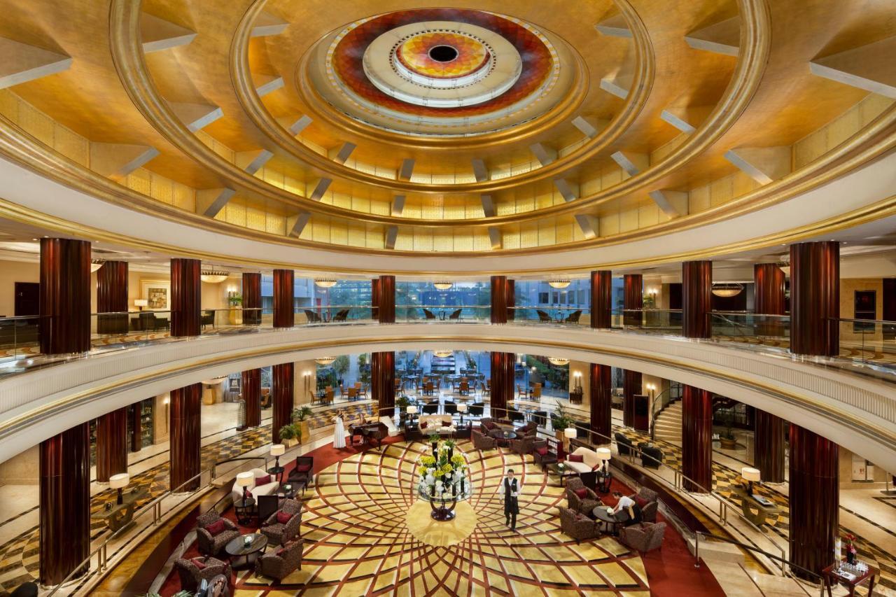 Beach Rotana - Abu Dhabi Esterno foto The lobby of the hotel