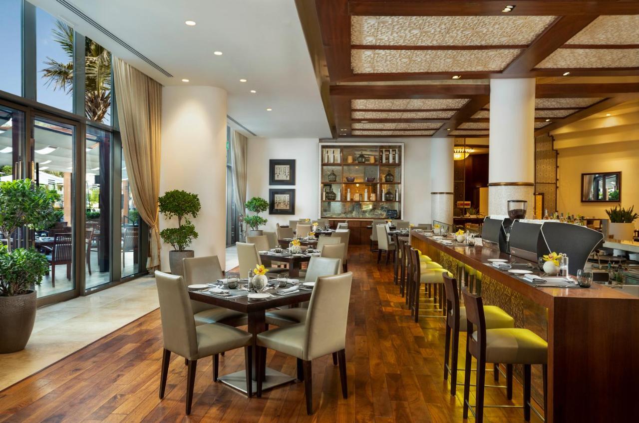 Beach Rotana - Abu Dhabi Esterno foto The restaurant