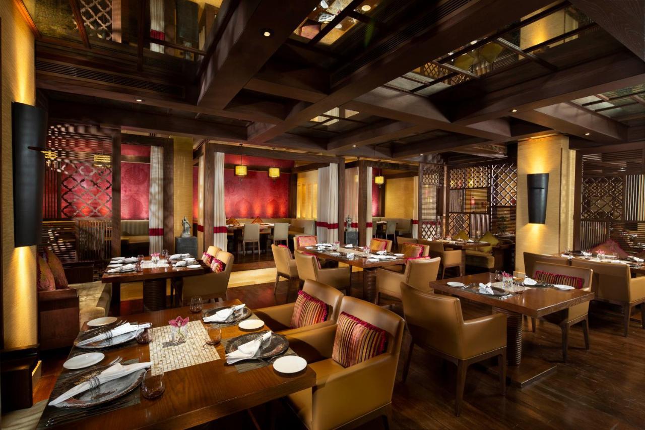 Beach Rotana - Abu Dhabi Esterno foto The interior of the restaurant