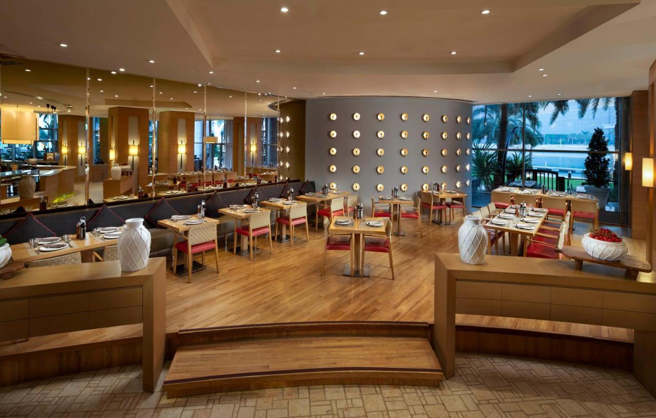 Beach Rotana - Abu Dhabi Esterno foto The restaurant