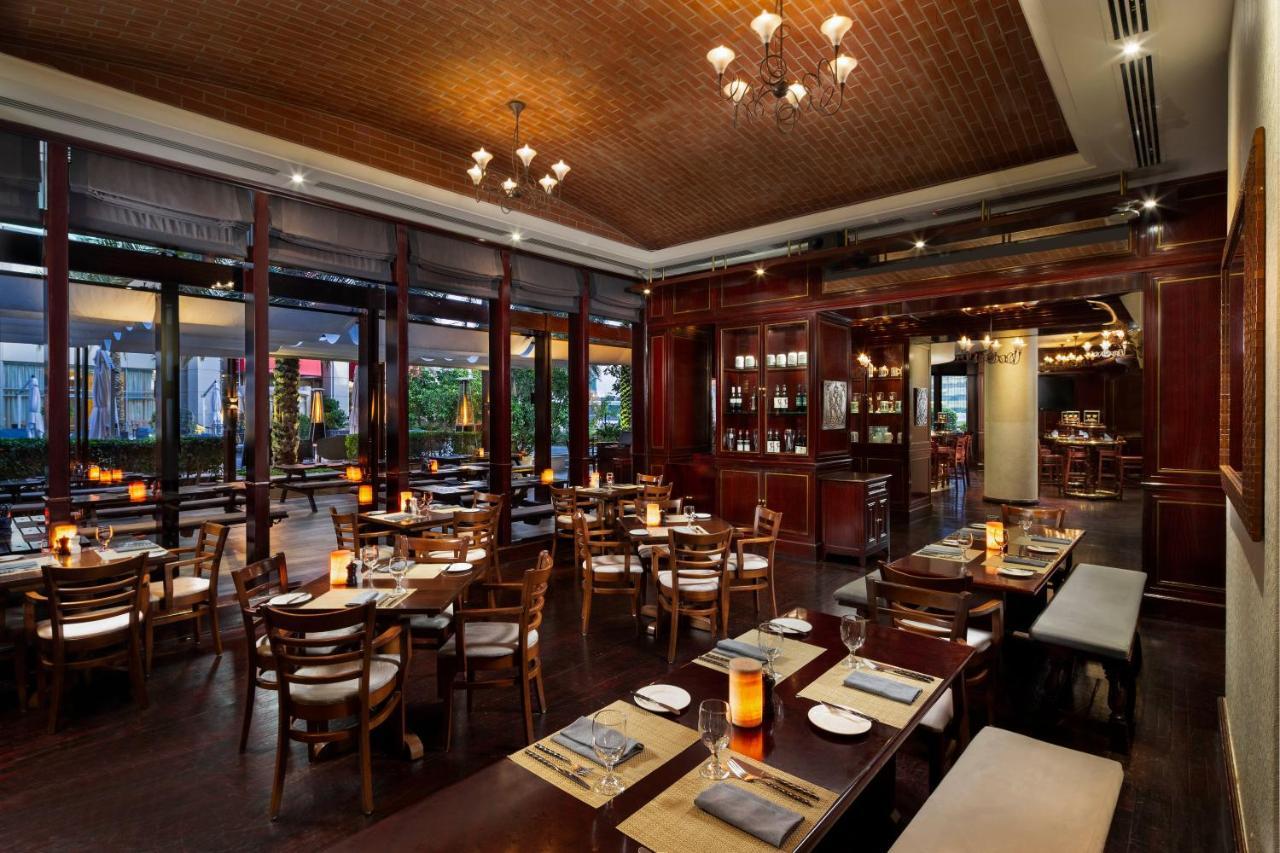 Beach Rotana - Abu Dhabi Esterno foto The interior of the restaurant